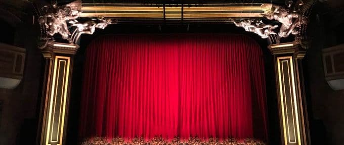 dying-on-stage-8-mysteries-in-the-theater