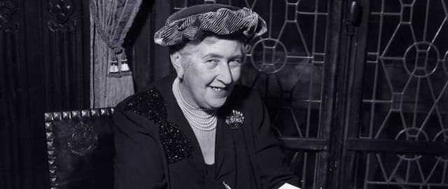 11 Authors Like Agatha Christie
