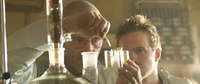 picture of jesse and walter in a chemistry lab
